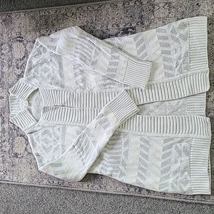 GAP grey & white cardigan, size medium